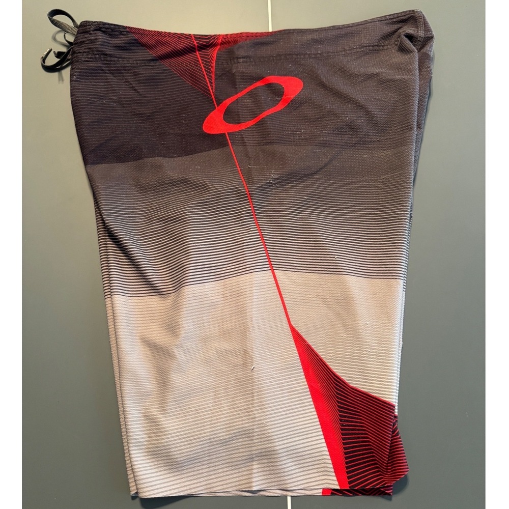 Oakley Mens Board Shorts Size 38 Black Red Grey Striped Swim Trunks 482125